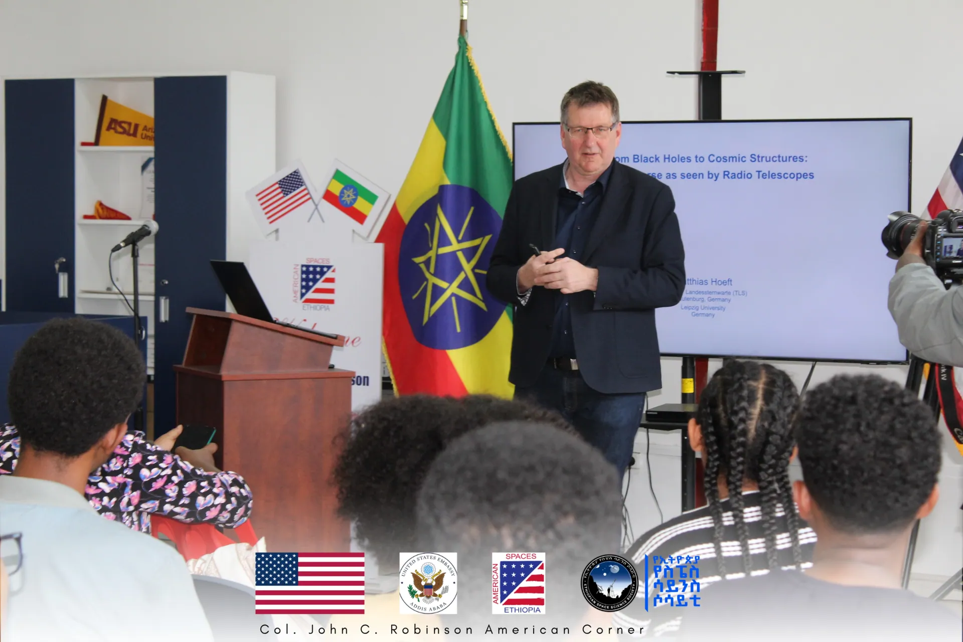 Prof. Matthias Hoeft gives his lecture on radio astronomy, April 2026